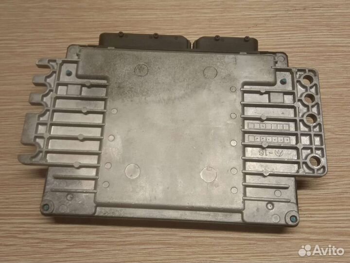 Блок управления двигателем Nissan Almera N16