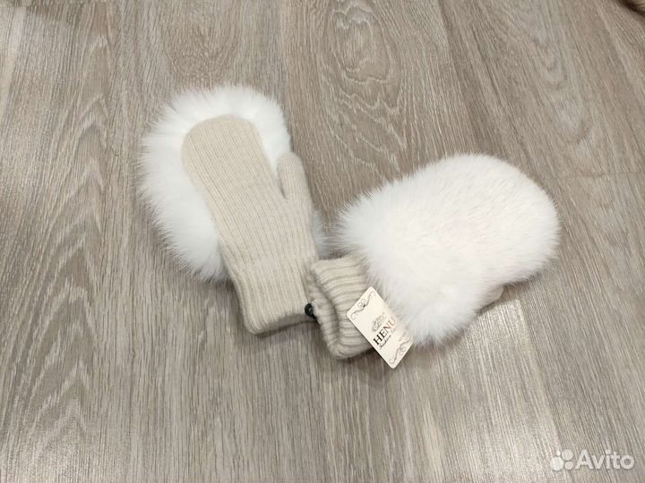 Варежки меховые женские