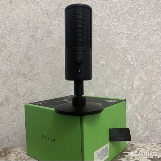 Микрофон Razer Seiren X