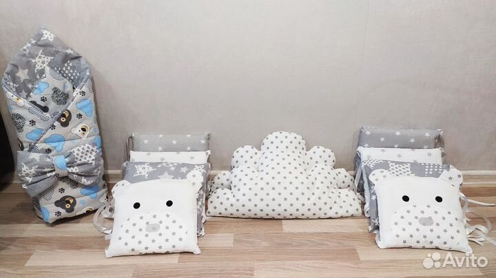 Полный комплект в детскую кроватку