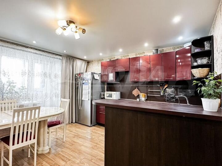 2-к. квартира, 57 м², 1/9 эт.
