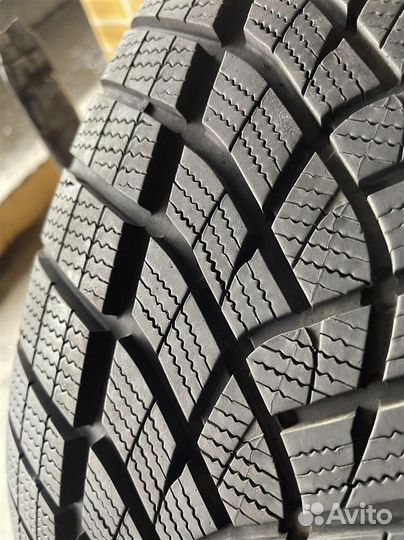 Goodyear UltraGrip Performance Gen-1 275/45 R21