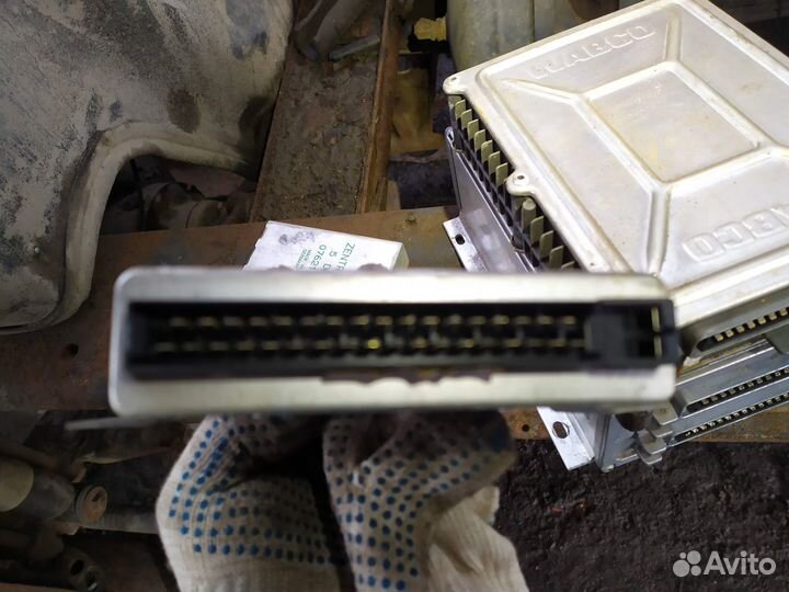 Блок управления подвеской DAF / Renault / Iveco