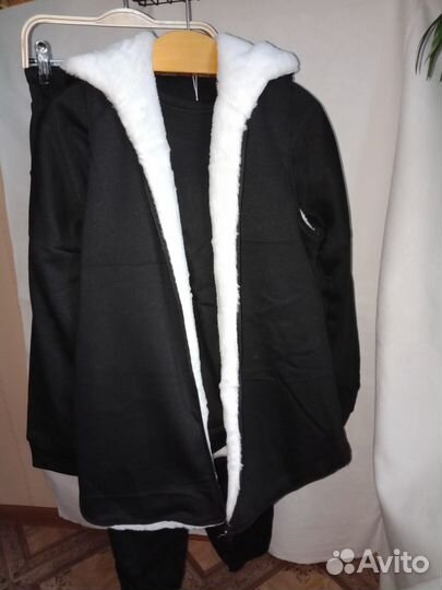 Костюм женский тройка 48 размер