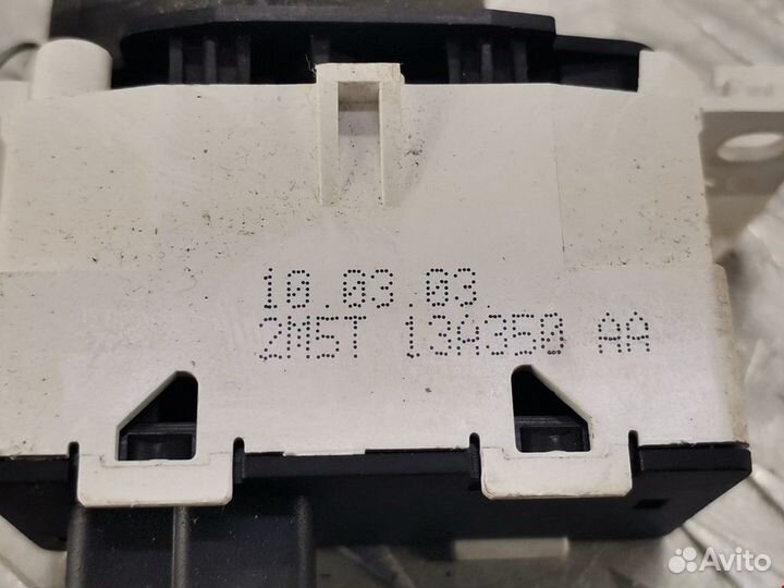 Кнопка аварийной сигнализации Ford Focus рест