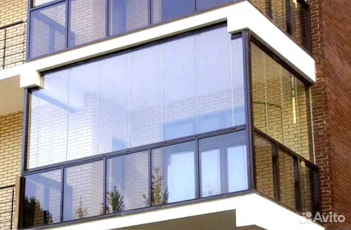 Безрамное раздвижное остекление