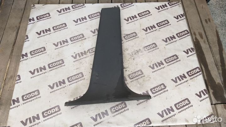 Обшивка центральной стойки правая Ford Kuga 1