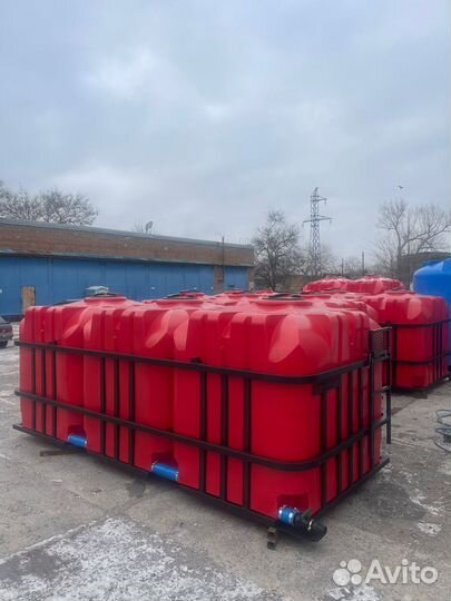 Емкость пластиковая в обрешетке Кассета