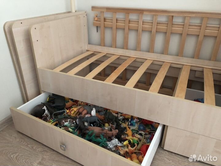 Детская кровать трансформер с маятником 