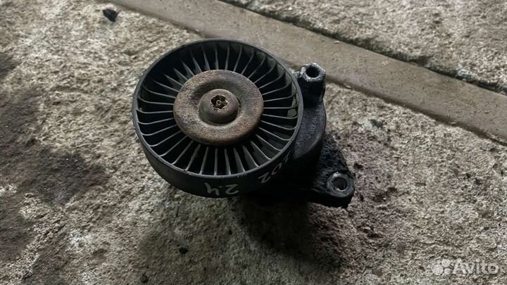 Натяжной ролик mercedes w202