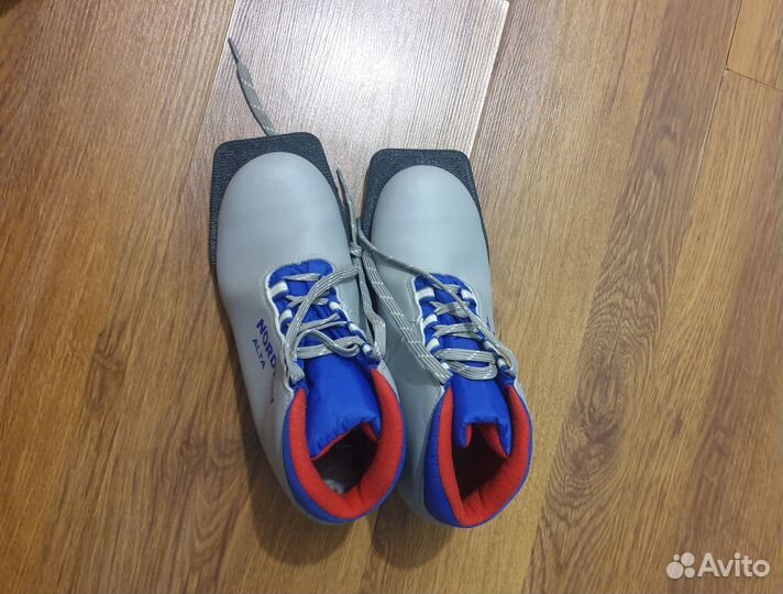 Лыжные ботинки