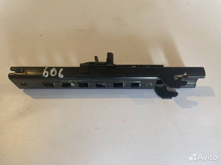 Механизм регулировки ремня безопасности Ford Focus