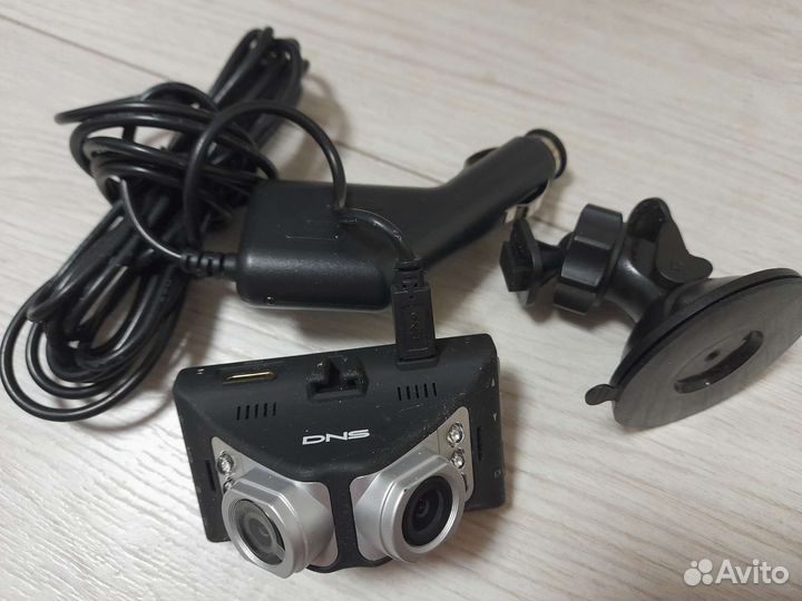 Видеорегистратор автомобильный DNS
