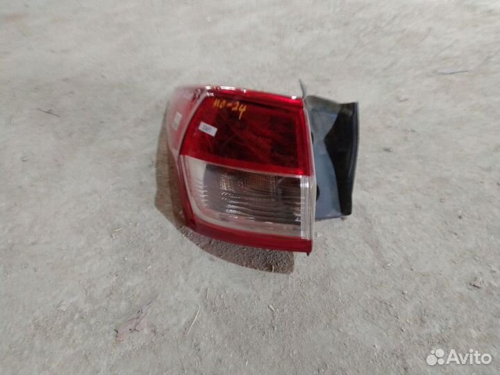 Фонарь задний правый Ford Escape 3