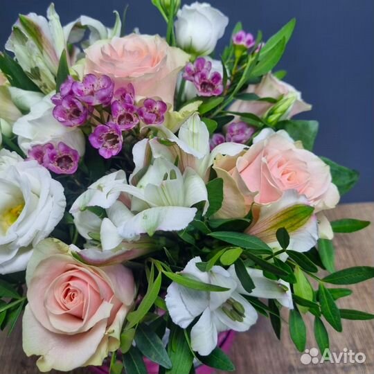 Цветочная композиция в коробке. Доставка 46-10-00