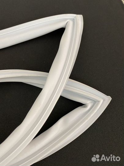 Уплотнитель для холодильника Аристон Индезит