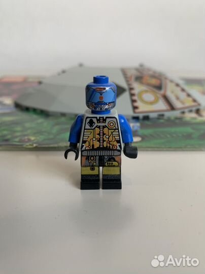 Минифигурка и инструкция от Лего 6975