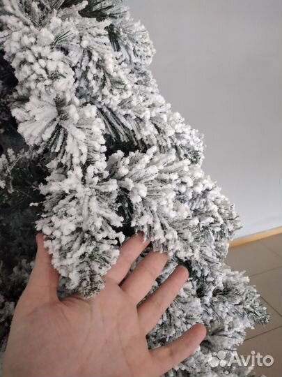 Ёлка искусственная заснеженная