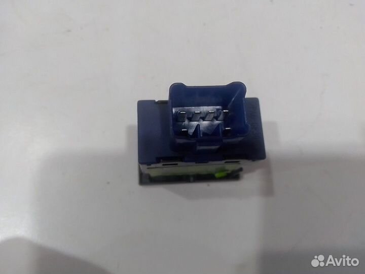 Кнопка обогрева левого сиденья (Chery Tiggo 3)