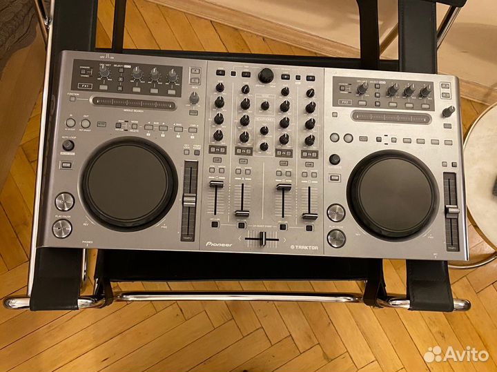 Контроллер Pioneer DDJ-T1 traktor
