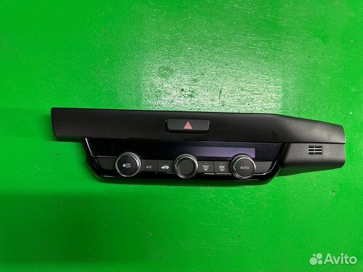 Блок управления климат-контролем Honda Fit GR3 LEB