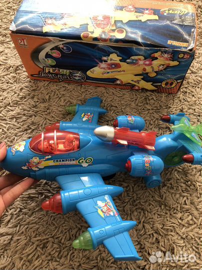 Самолет музыкальный