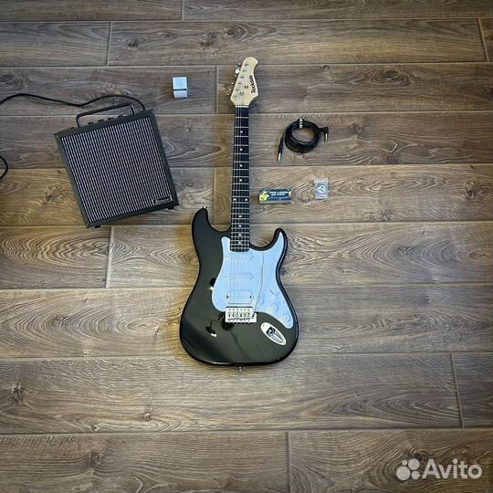 Набор Электрогитара Rockdale + комбик + кабель +