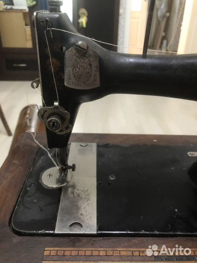 Машинка швейная немецкая (более 100 лет ей)