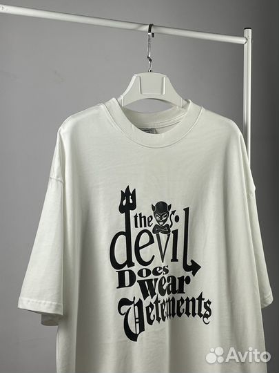 Футболка Vetements Devil Does Wear (Белая)