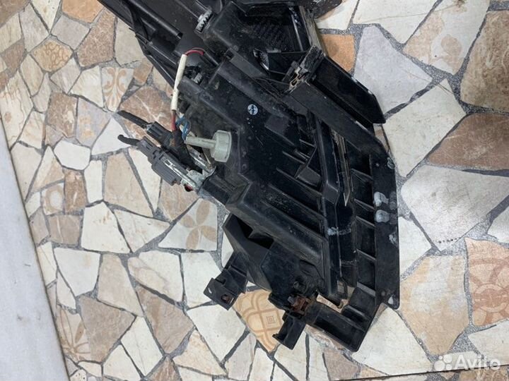 Фара галогеновая передняя правая Mazda 6 седан 2.0