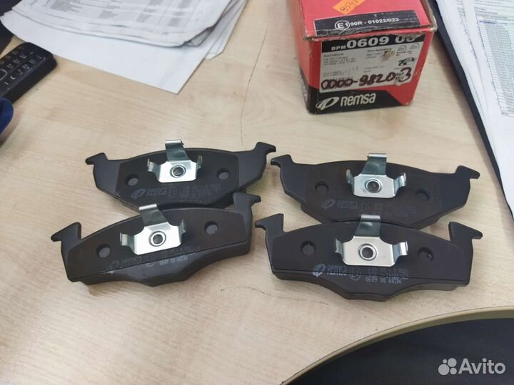 Колодки тормозные передние seat ibiza VW golf vent