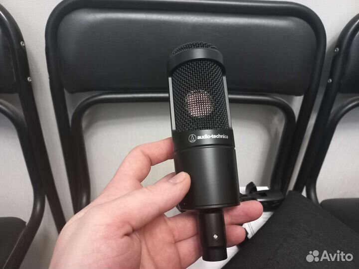 Студийный микрофон Audio-Technica AT2035