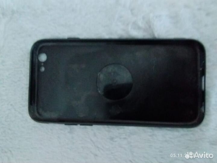 Чехол на iPhone