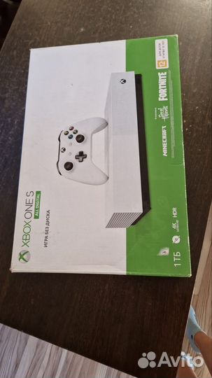 Xbox one s 2 геймпада 1tb