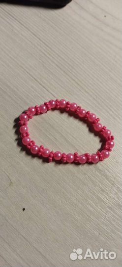 Браслет из бусин и бисера