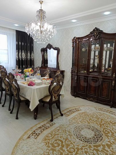 3-к. квартира, 115 м², 4/10 эт.