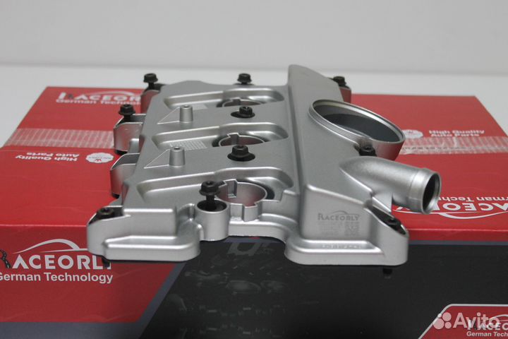 Клапанная крышка VW 3.0tfsi 06E103471S