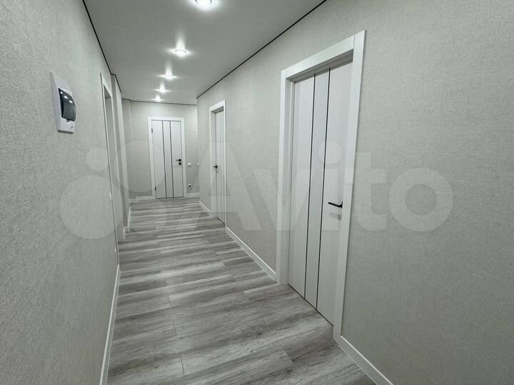 3-к. квартира, 85 м², 2/27 эт.