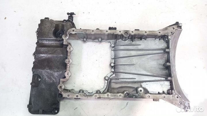 Поддон верхний Mercedes W251 R-class 642