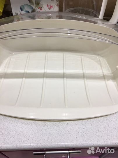 Хлебница новая,нож новый,кухонные ножницы