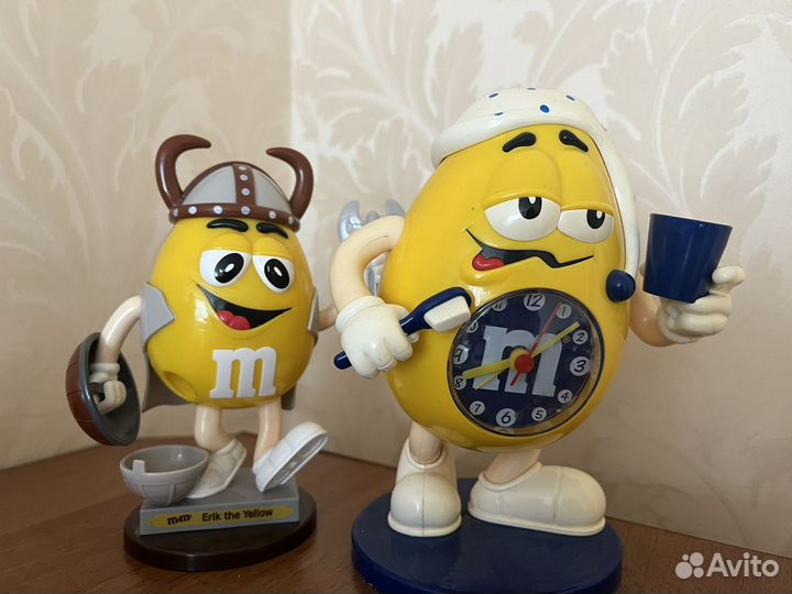 M&M's часы и фигурка, минни маус и дейзи