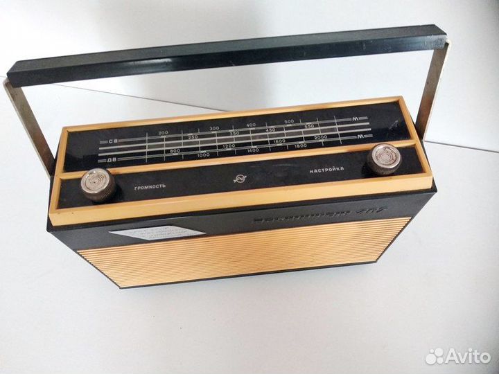 Радиоприемник «Альпинист 407» СССР