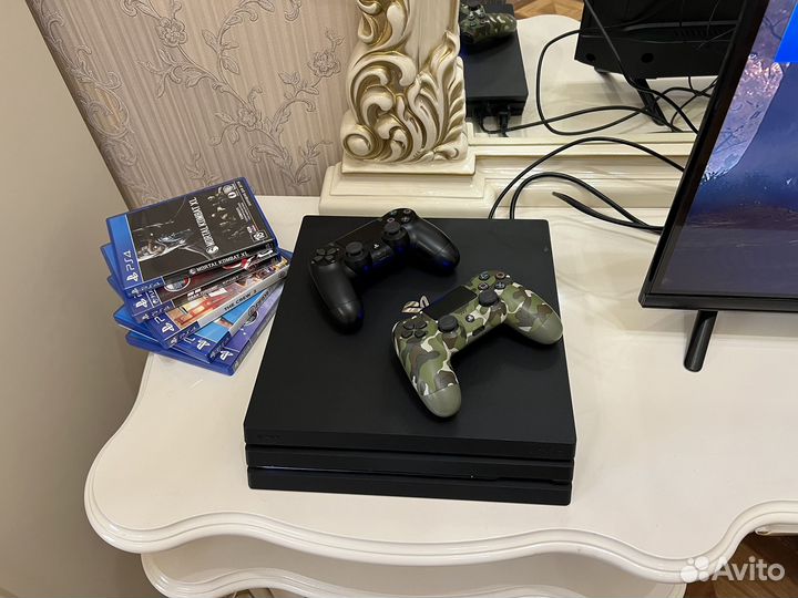 Sony Playstation 4 Pro 1TB +игры на дисках