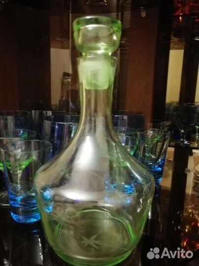 Зелёный Графин с рюмками винтаж