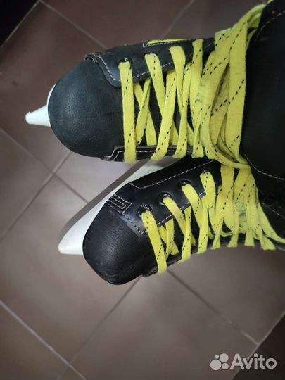 Коньки хоккейные детские