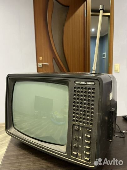 Телевизор юность 406Д