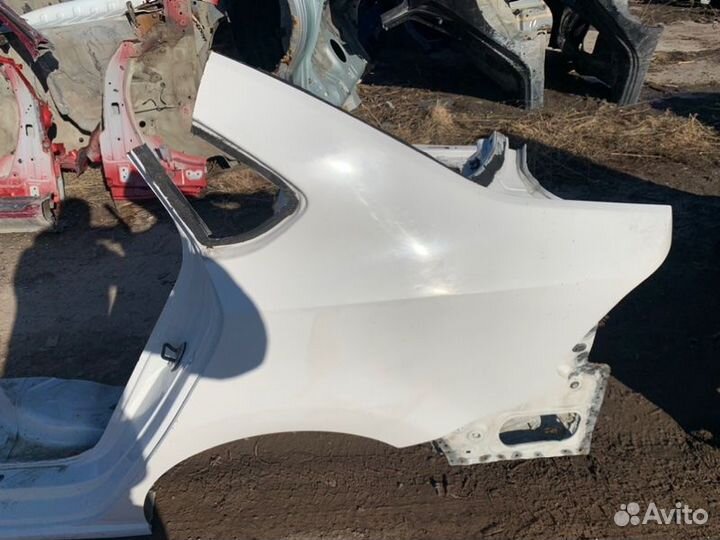 Крыло заднее левое Volkswagen Polo sedan (MK5)