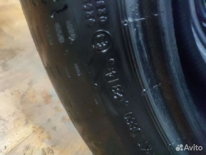 Continental ContiEcoContact 5 215/60 R17 96H