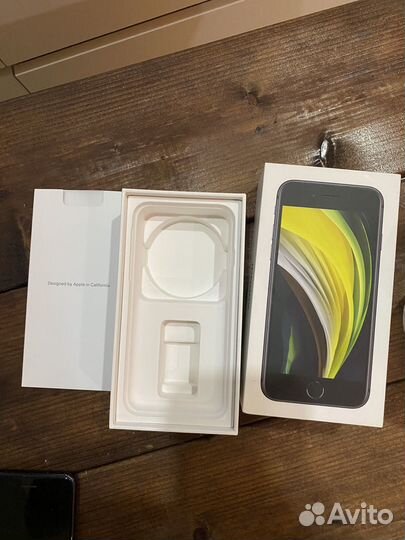 iPhone SE, 64 ГБ