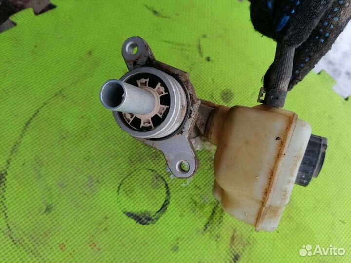 Цилиндр тормозной главный Фольксваген Гольф 5 +